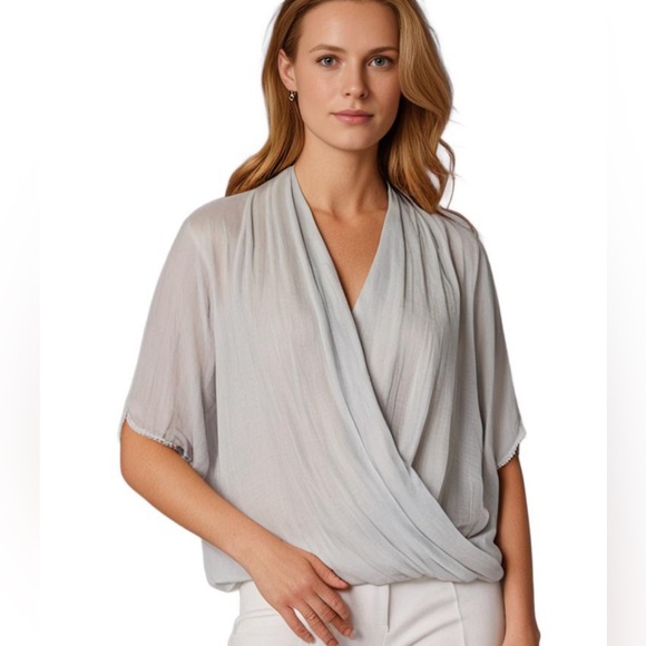 Vince Tops - Vince Cream Short Sleeve Draped Blouse Small Preppy Transitional Basic Neutral